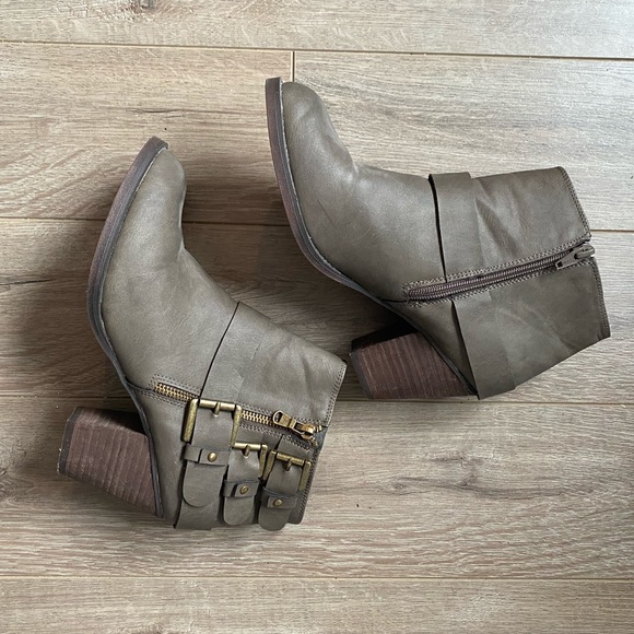 Buckled booties - Picture 5 of 11